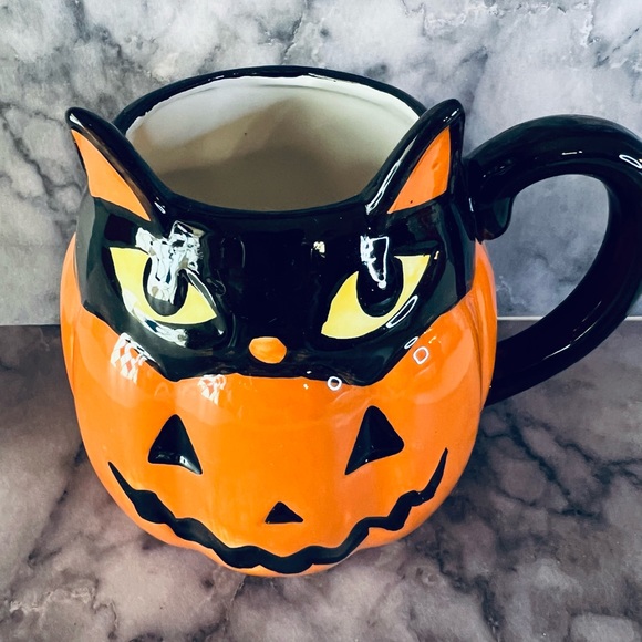 Halloween Large Ceramic Jack o Lantern Shaped Mug with Black Cat Peeking Inside - Picture 3 of 6